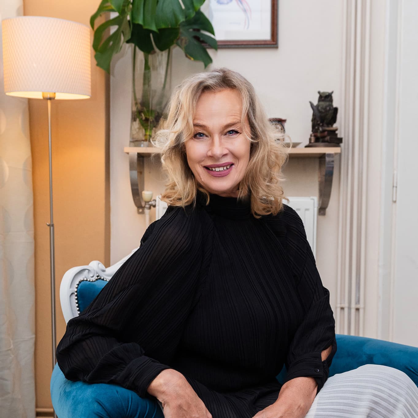 Therapy space with comfortable seating